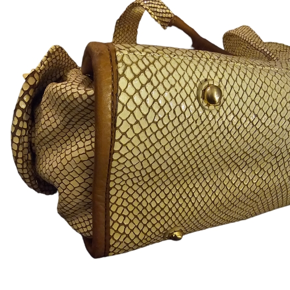 Boktier Beige Leather Scale Shoulder Bag